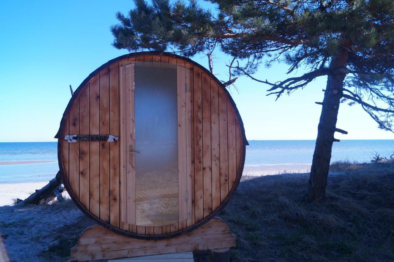 Kempings Saulesmajas Kolka Exterior foto