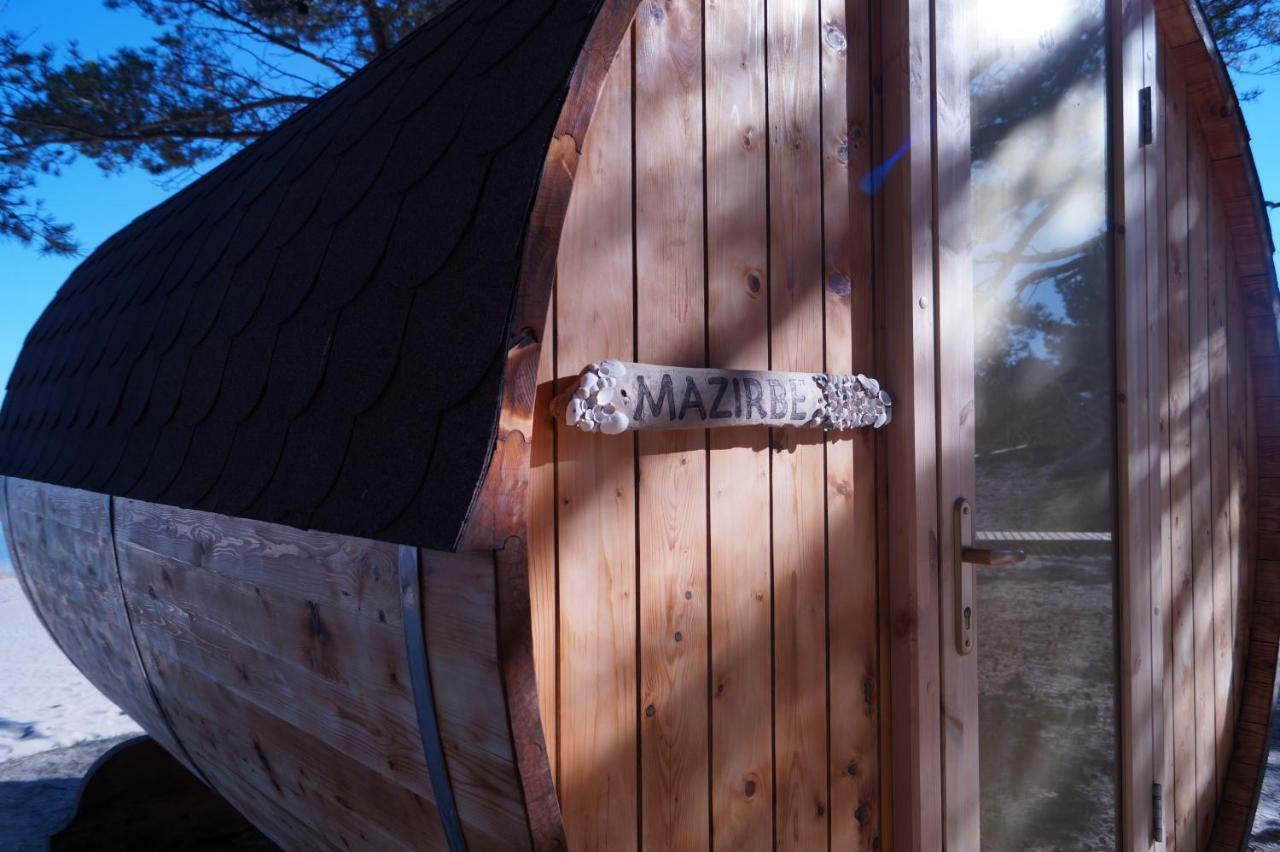 Kempings Saulesmajas Kolka Exterior foto