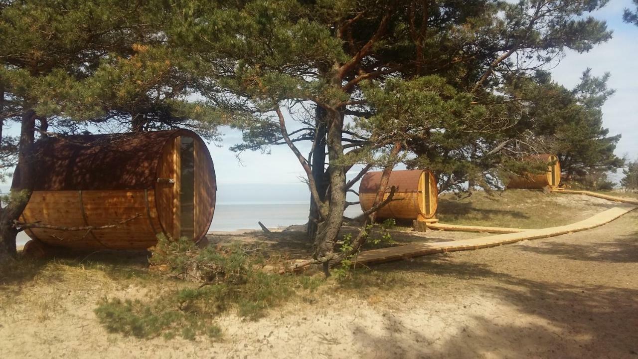 Kempings Saulesmajas Kolka Exterior foto
